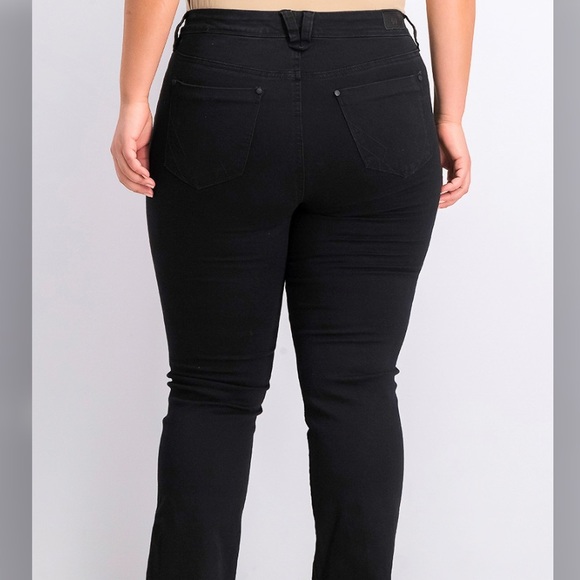 Women’s Jeans - Picture 3 of 8
